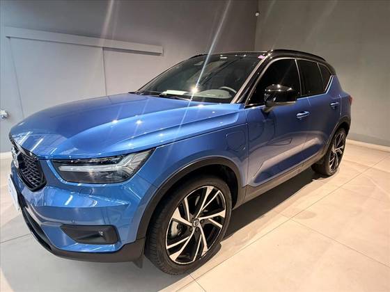 VOLVO XC40 1.5 T5 RECHARGE R-DESIGN GEARTRONIC VOLVO XC40 1.5 T5 RECHARGE R-DESIGN GEARTRONIC